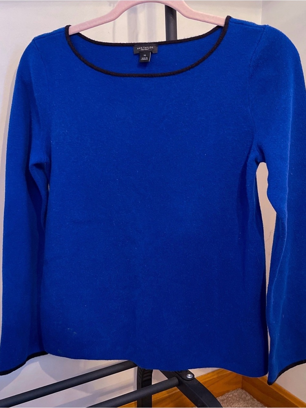 Ann Taylor factory blue with black outlined sweater. Women’s xs